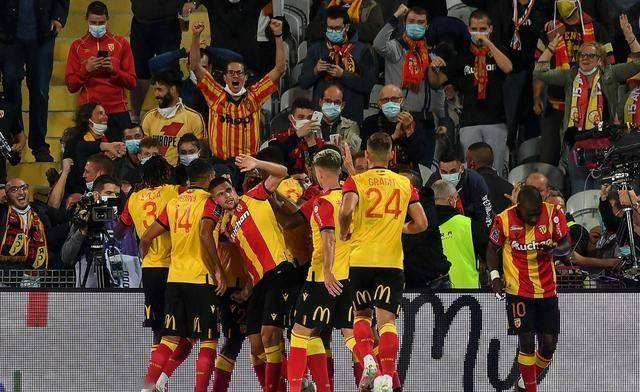 转会期法甲传出新动向，山东男篮篮板制胜，管理层表态——引发热议，团队化学反应显著(五大联赛从未降级的球队有哪些)-米兰登录入口