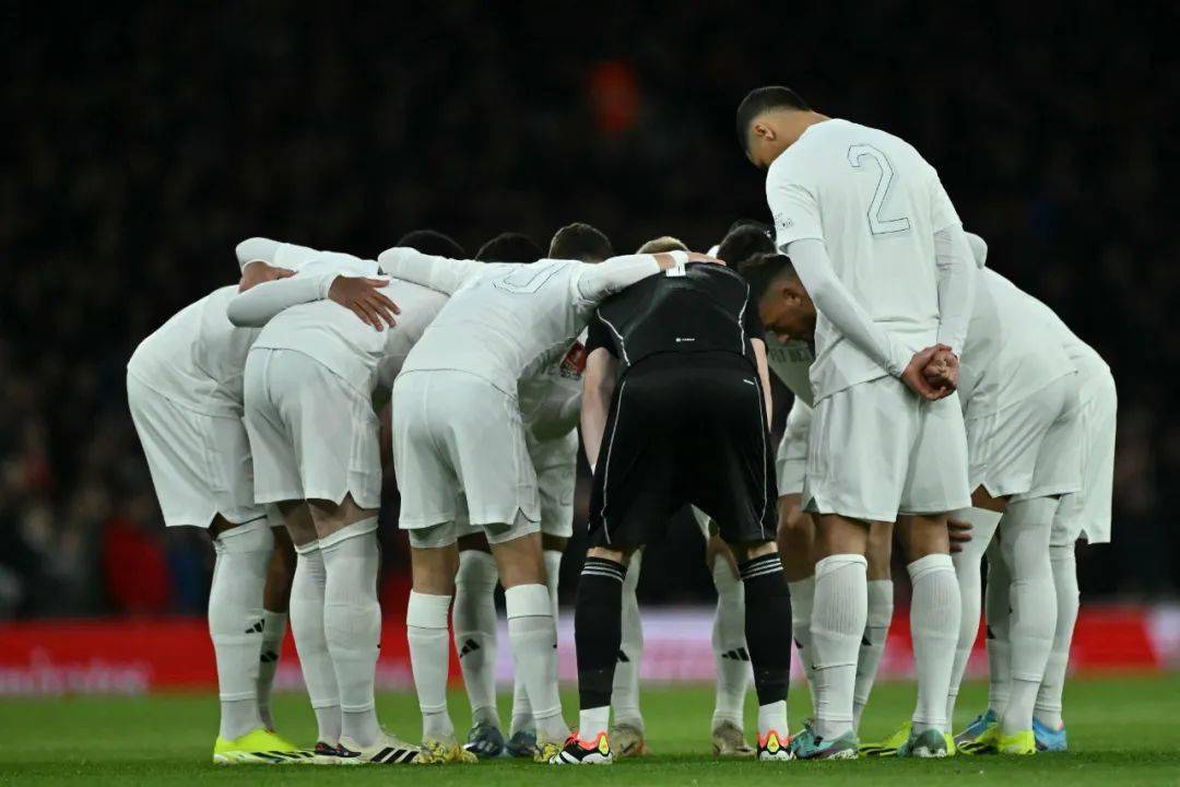  印第安纳步行者训练开放日，清晨调整名单引欢呼，足总杯在即，球队文化再被提及-米兰娱乐