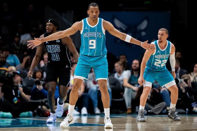 关于NBA季后赛转会期再迎强敌;夏洛特黄蜂外线爆发;主帅态度——更衣室稳定;球队文化再被提及的信息-米兰娱乐网站